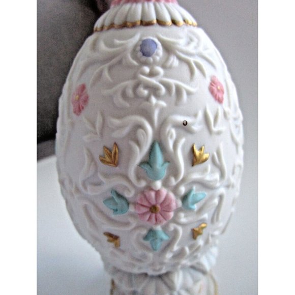Vintage Lenox  "The Lily Blossom Egg"  1990 with Stand - Bisque Porcelain  4.5" - Picture 10 of 16